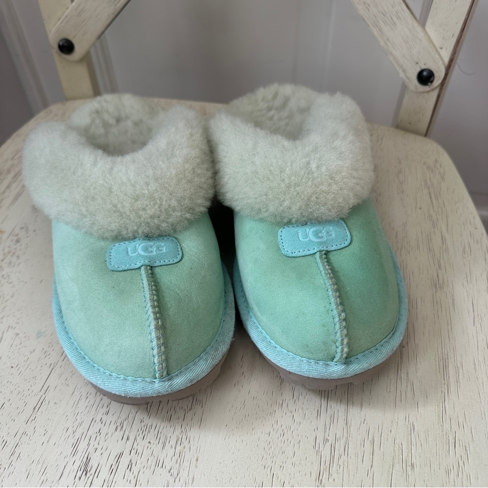 Ugg teal slippers 7 us, 38 eu